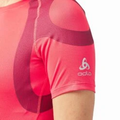 Odlo T-Shirt Short Sleeve Crew Neck Active Spine Femme -Salomon Boutique main 313271 30782 Model Detail Crop 2 1 91fb