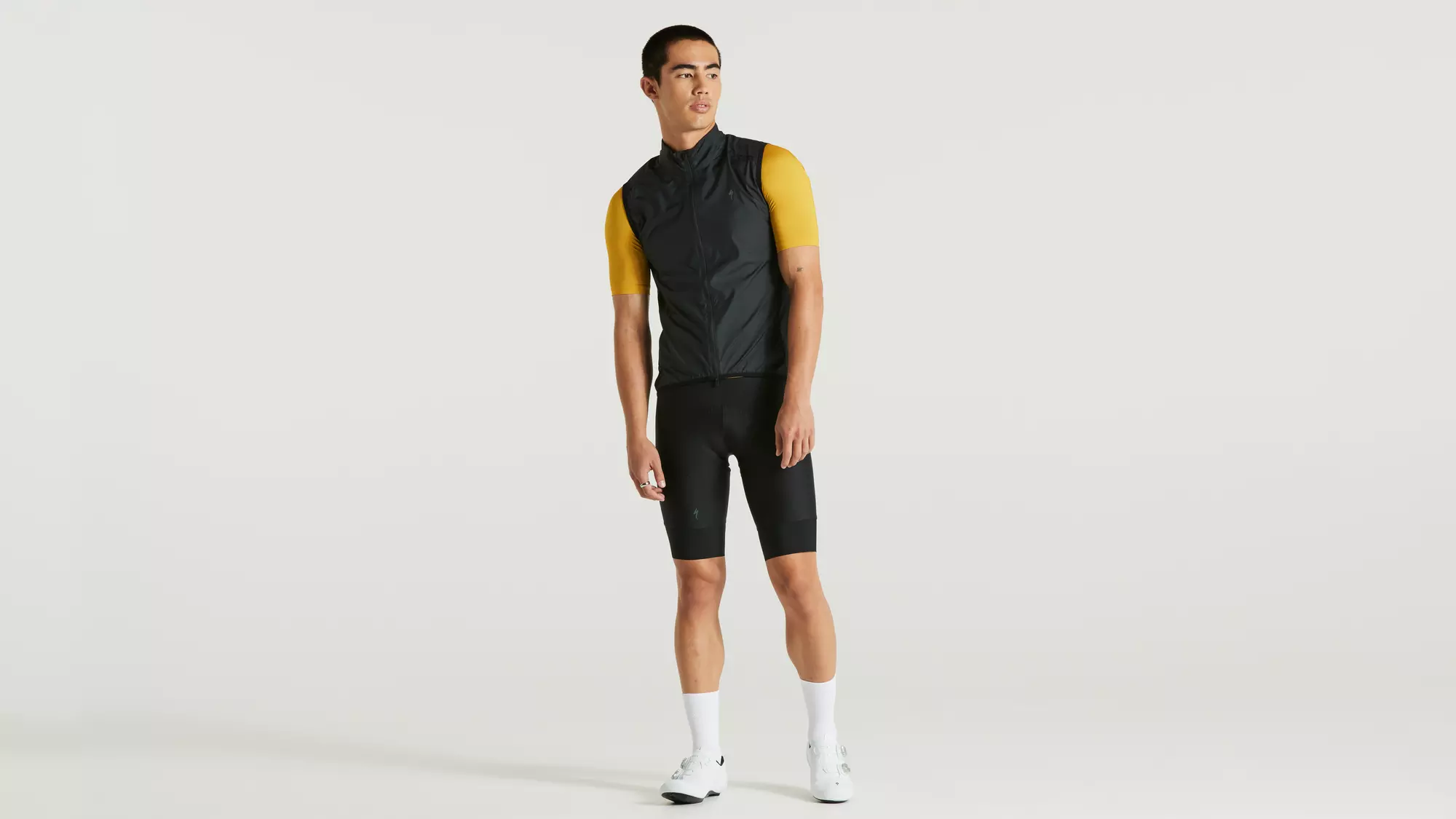 Salomon Boutique -Salomon Boutique 64421 200 APP RACE SERIES WIND GILET MEN BLK M HERO